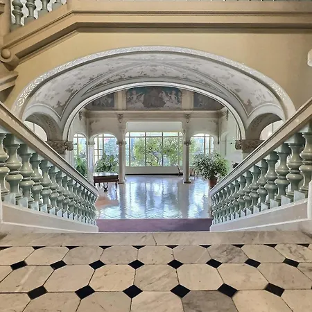 Riviera Palace Apartment